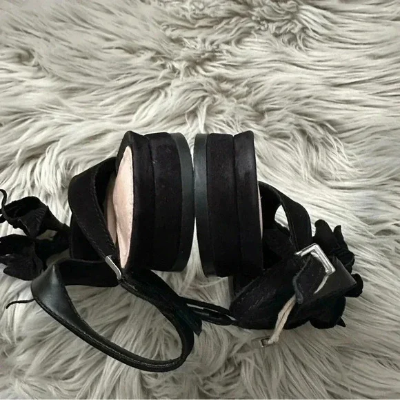SCHUTZ Chamoi Pump Black Size 6 NWB